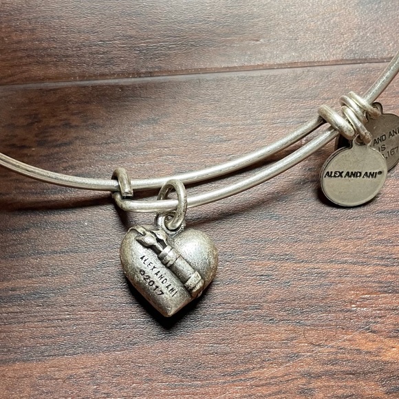 🔴Alex & Ani Bow & Arrow Heart Bracelet - Picture 3 of 4